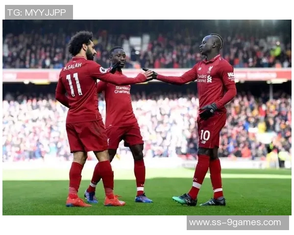 马内：萨拉赫是那种一看到球门就谁也不看的人，这是他的天性